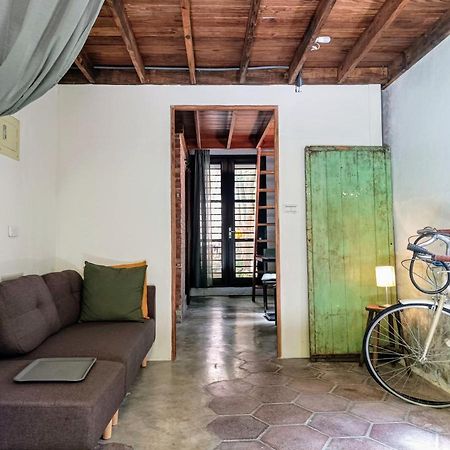 Historical Townhouse In City Center تاينان المظهر الخارجي الصورة